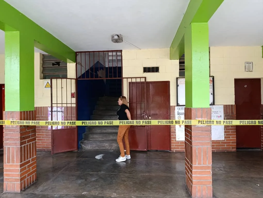 Antímano necesita un milagro, y rápido, para que su escuela Prisco Villasmil resucite tras los terremotos