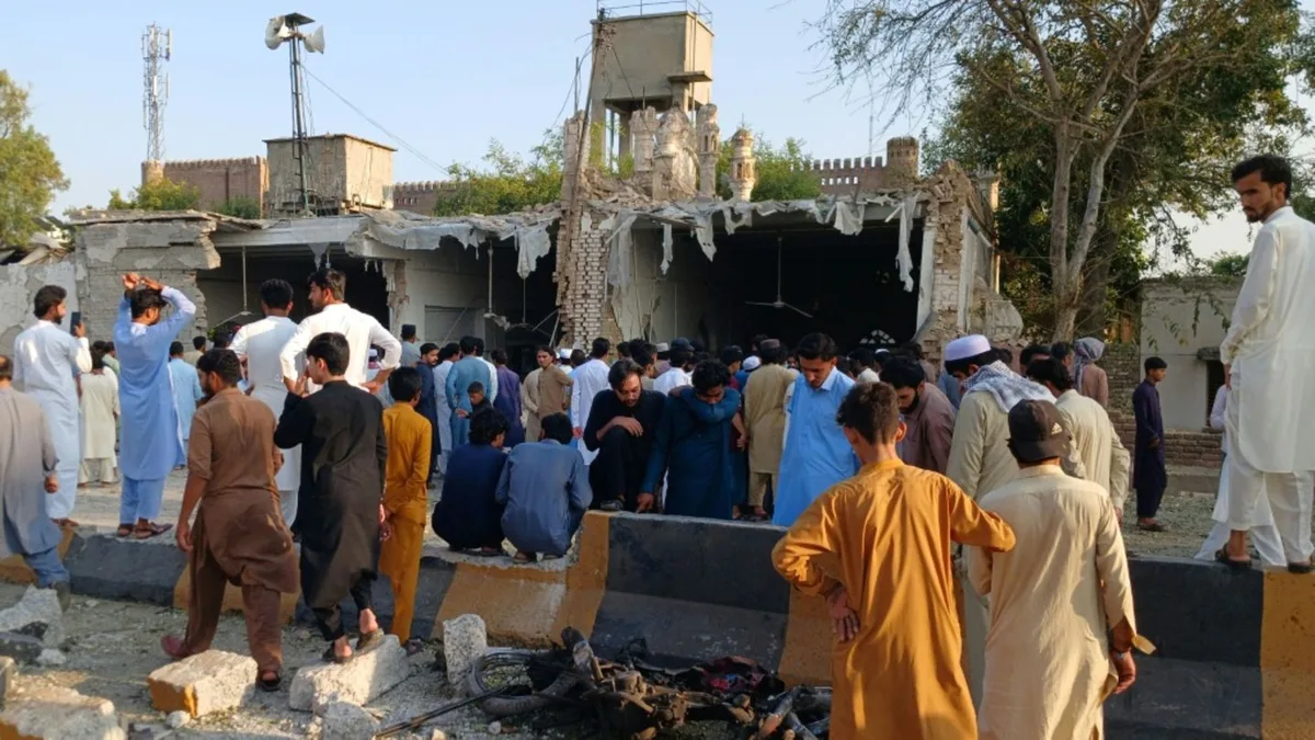 Pakistan: Mindestens 16 Tote bei Explosion und Angriff auf Polizeiwache