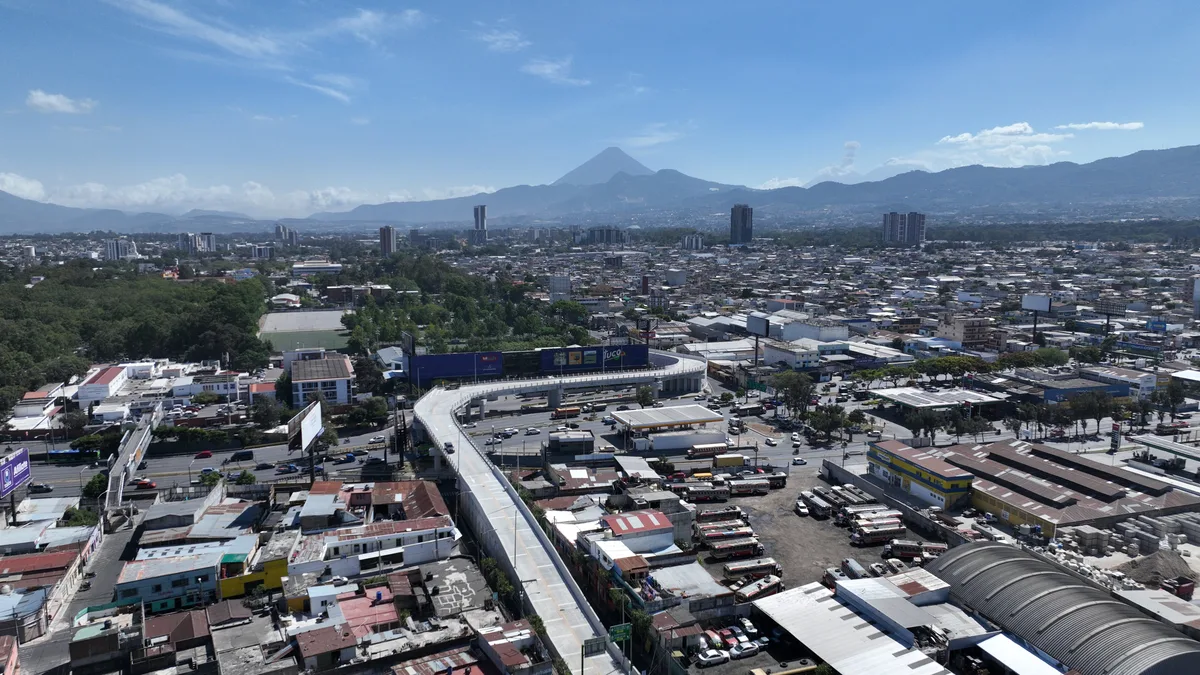 Inauguraron un paso a desnivel de 402 metros en la Calzada Roosevelt de Guatemala