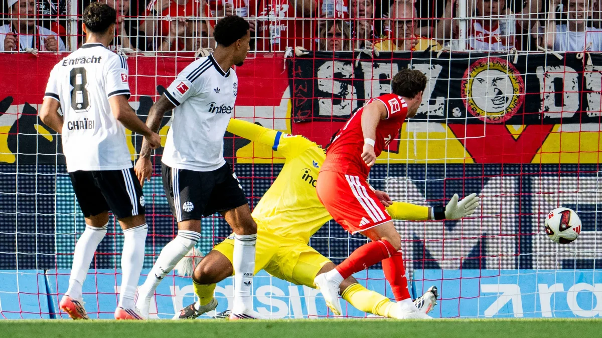 3:3 zum Bundesliga-Auftakt: Zwei Vereine auf der Suche nach sich selbst