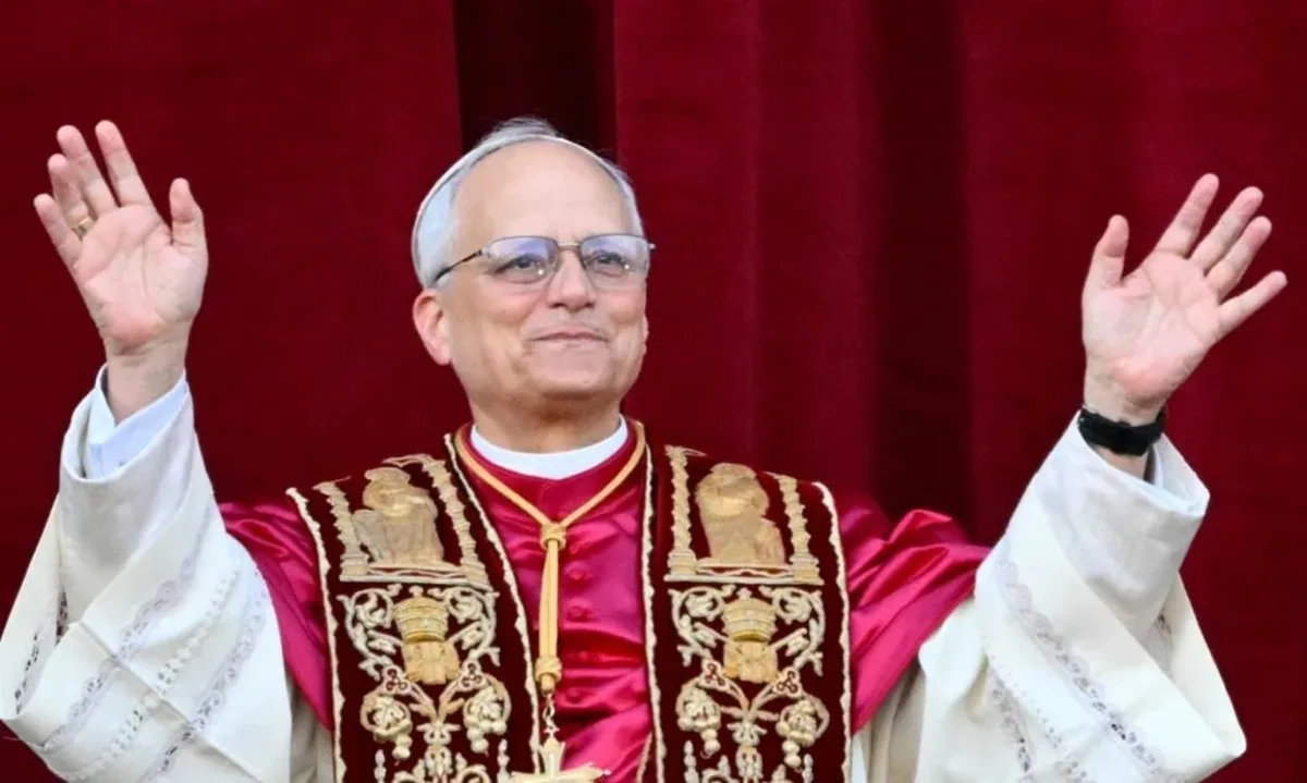 Papa Leão XIV entra na lista dos mais bem-vestidos de 2026