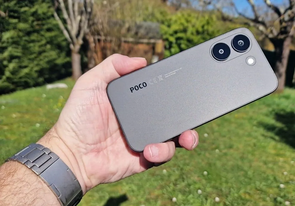 No me la juego con un móvil sin IP68 en verano: el POCO X8 Pro aguanta lluvia y tardes de piscina