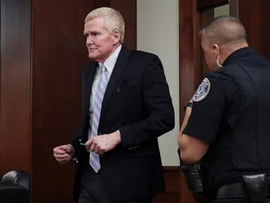 Judge rules Alex Murdaugh's retrial will have a change of venue, but no location set