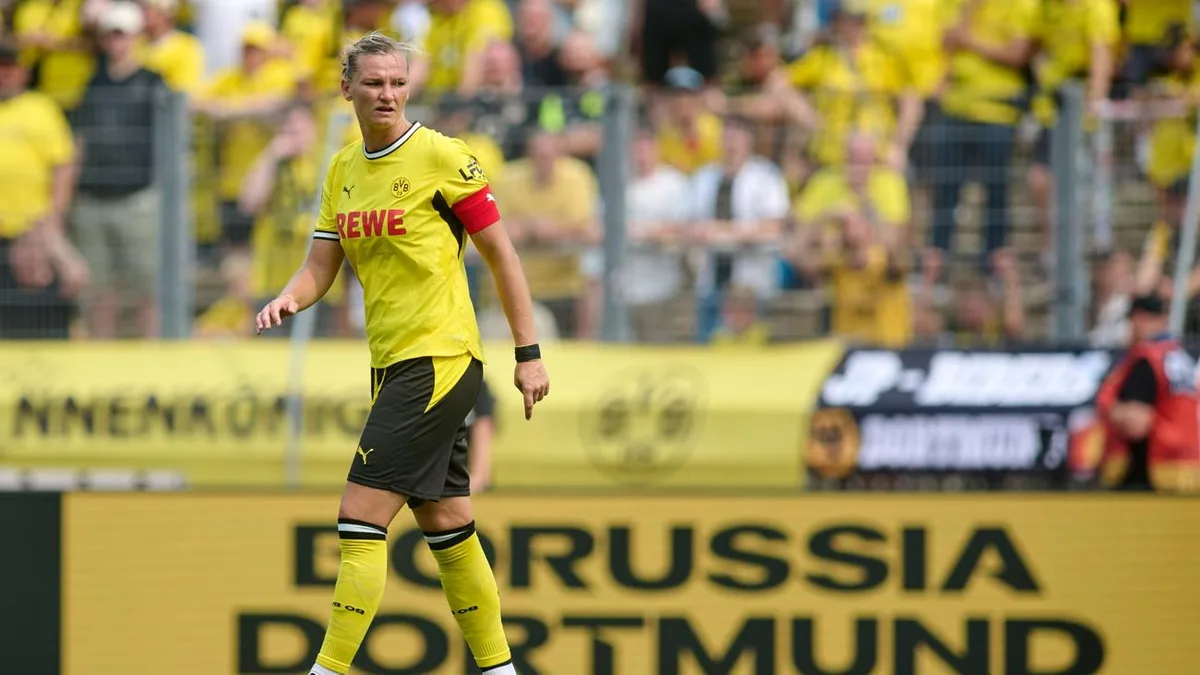 Frauen-Fußball: «Extrem heiß»: Popp und BVB-Frauen starten in Regionalliga