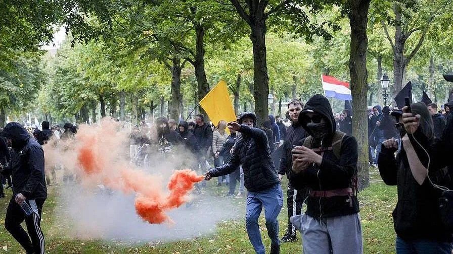 Países Baixos: polícia põe fim a manifestação violenta de grupo extremista