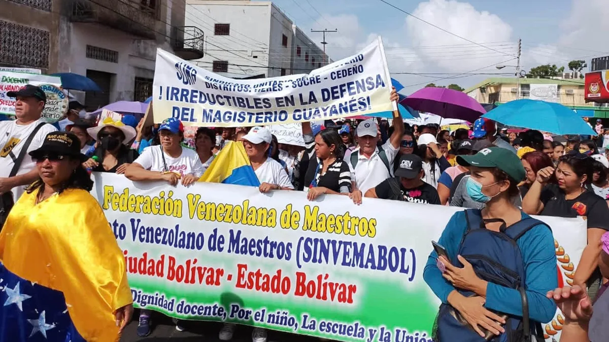 Maestra venezolana removida por exigir elecciones libres lanzó un desafío: “No voy a arrodillarme”