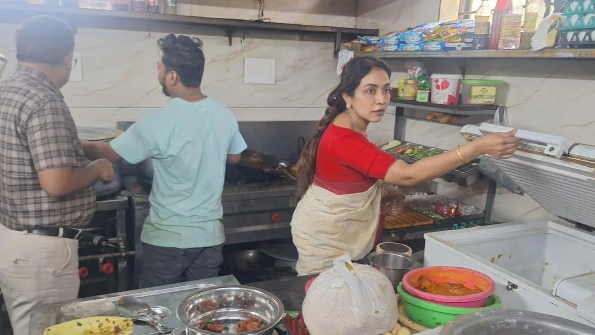 Assistant Commissioner and team inspect hotels, juice centres in Shivamogga, order closure of two