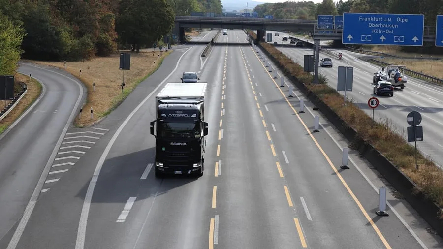 Niedrigwasser: ADAC: Staus bleiben trotz gelockertem Lkw-Fahrverbot aus