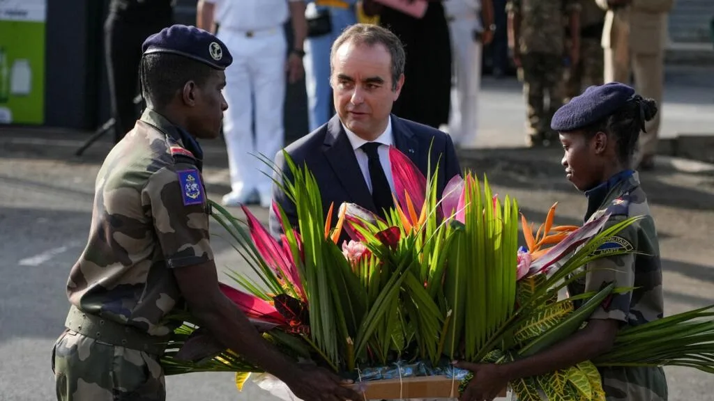 La France veut conditionner l'aide au développement pour sept pays africains à la lutte contre l'immigration à Mayotte