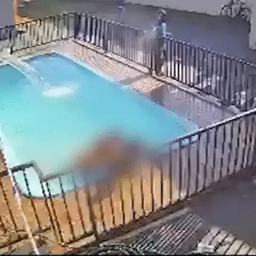 Homem é morto a tiros dentro de piscina durante festa no Tarumã