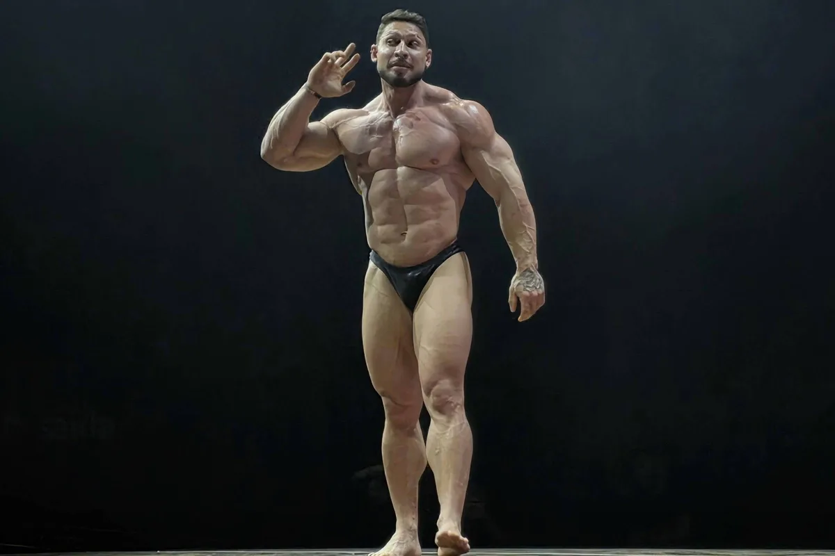Ramon Dino faz 'guest posing' no Mr. Olympia Brasil 2026