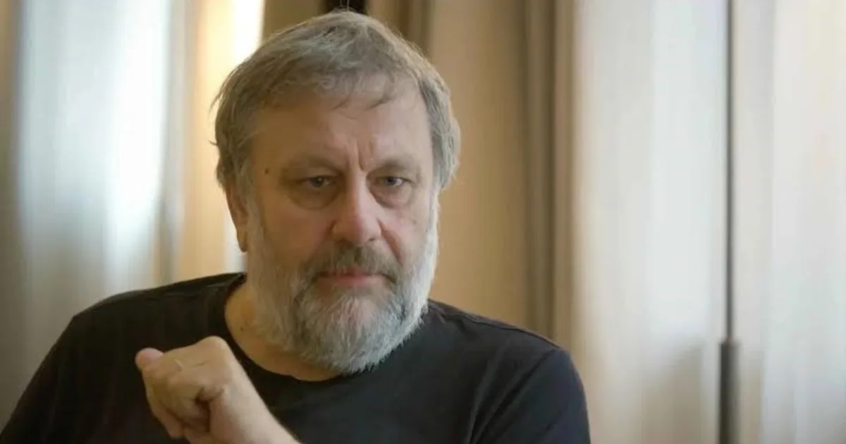 Slavoj Žižek, filósofo y psicoanalista esloveno, sobre las consecuencias de no actuar: "El hecho de no hacer nada no está vacío, tiene un significado: decir sí a las relaciones existentes de dominación"