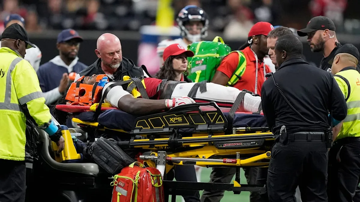 Beängstigende Szene - NFL-Star nach Horror-Tackle vom Feld gebracht