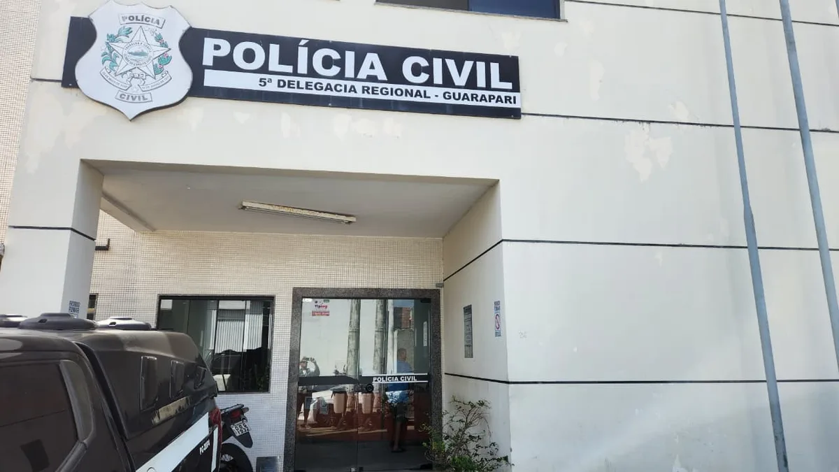 Criança atira no próprio braço ao manusear arma do tio PM em Guarapari