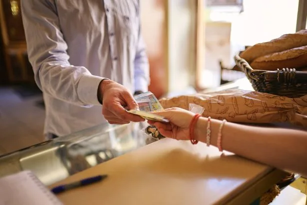 'Buy holiday cash now' and 'save €230' ahead of 'change after this week'