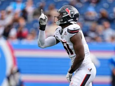 Stroud runs for a TD, throws for another as Houston beats Titans for 1st win of season