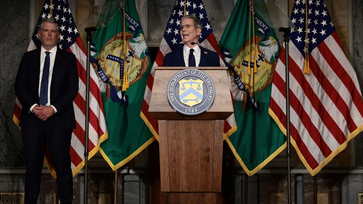 Estados Unidos advierte a los aliados de Irán en el 'Dia D económico': "Nuestra paciencia no es infinita"