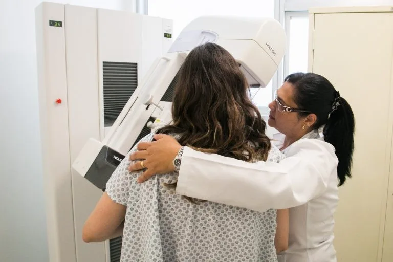 Câncer na família exige fazer mais exames? Saiba quando é indicado