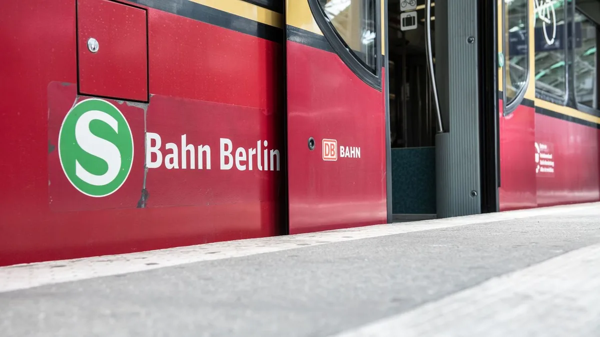 Bahnverkehr: Signalreparatur am Savignyplatz bremst S-Bahn aus
