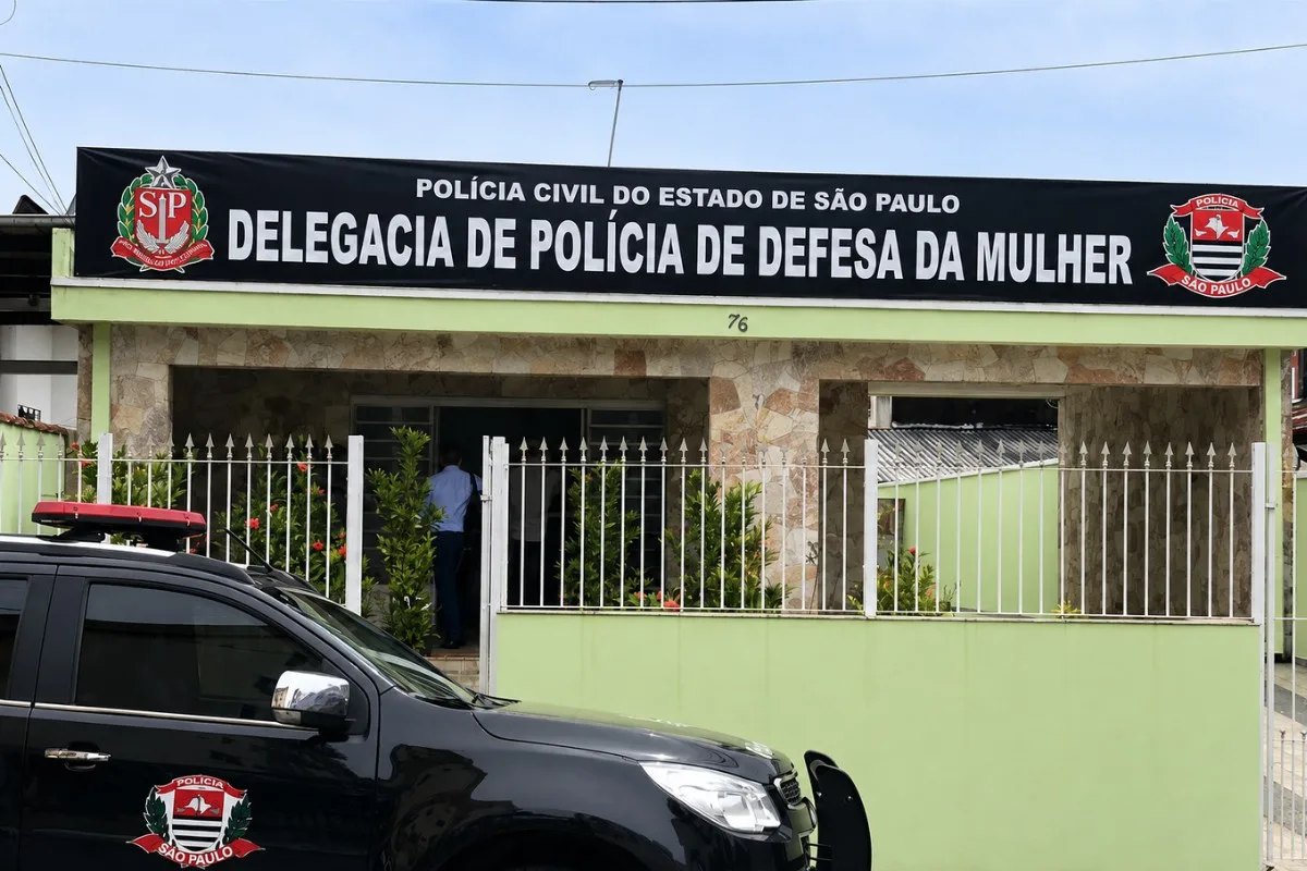 Menina encontrada morta não frequentava a escola nem tinha 'vida social', diz delegada