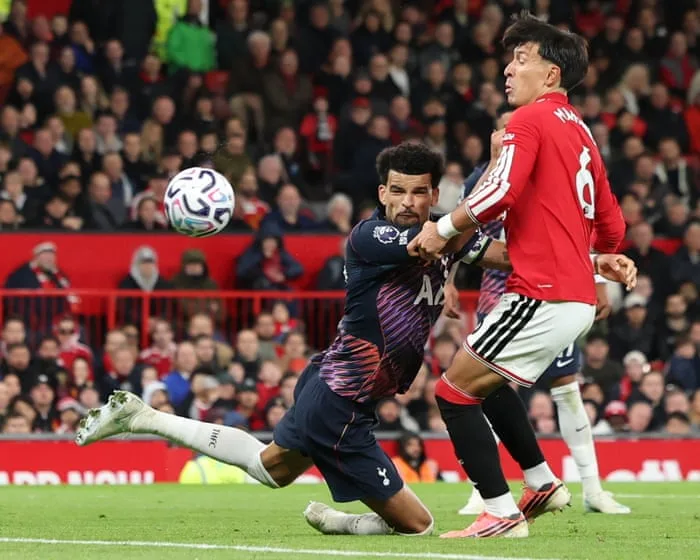 Manchester United v Tottenham: Premier League – live