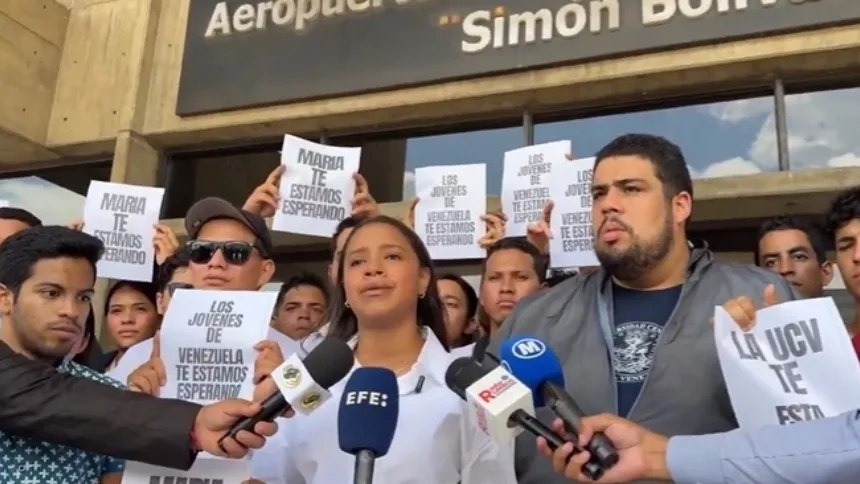 VIDEO: Estudiantes protestaron en Maiquetía contra Delcy Rodríguez en la ONU y piden el regreso seguro de MCM