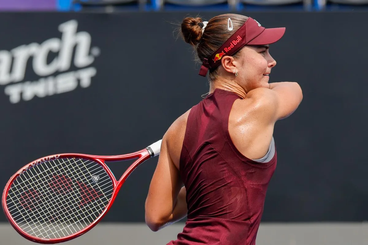 Jovic vence duelo de campeãs e volta à semifinal em Guadalajara