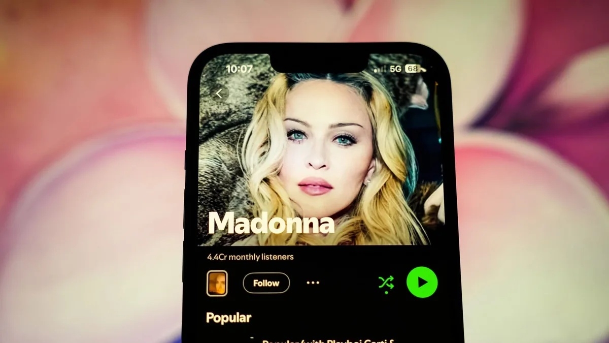 Une reprise de Madonna par un DJ pousse l'Australie à bannir l'IA de ses charts musicaux