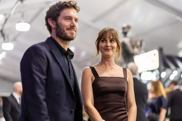Adam Brody revela maior lição que aprendeu após 12 anos de casamento com Leighton Meester Adam Brody revela maior lição que aprendeu após 12 anos de casamento com Leighton Meester