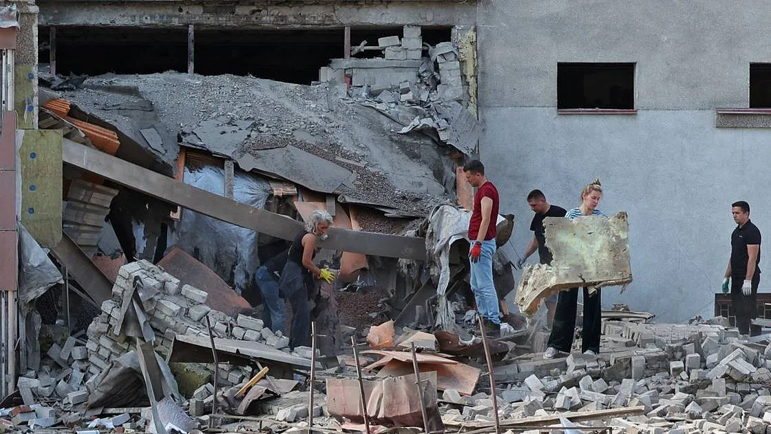 Ataque ucraniano em Belgorod provoca seis mortos, Rússia atinge maior porto da Ucrânia no rio Danúbio