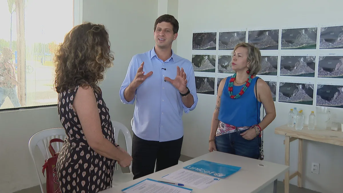 João Campos promete criar centros de referência da primeira infância em parceria com municípios