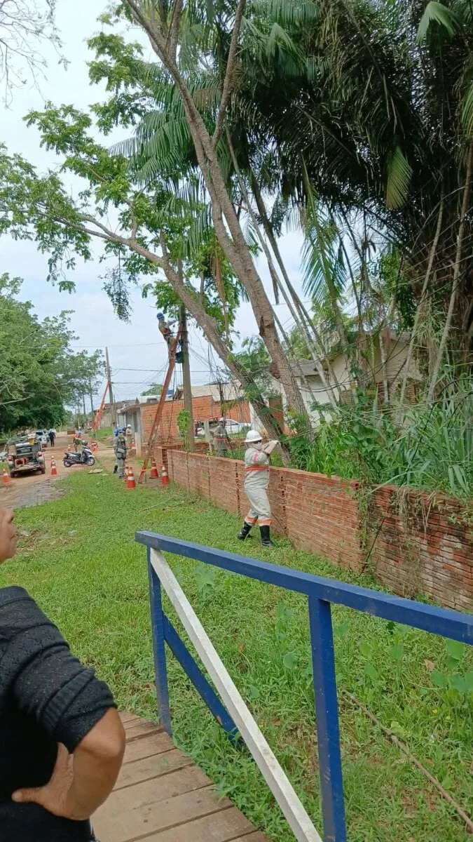 Energisa diz que retirada de fios ocorreu em área irregular e teve apoio da PM em Rio Branco