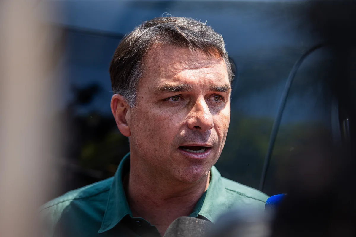 O voto de Flávio Bolsonaro sobre o fim da escala 6×1 no Senado