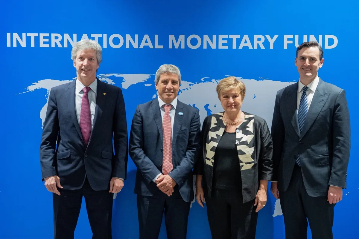 Foco en los más vulnerables: el FMI pidió profundizar la baja de subsidios y destacó el ajuste que hizo la Argentina