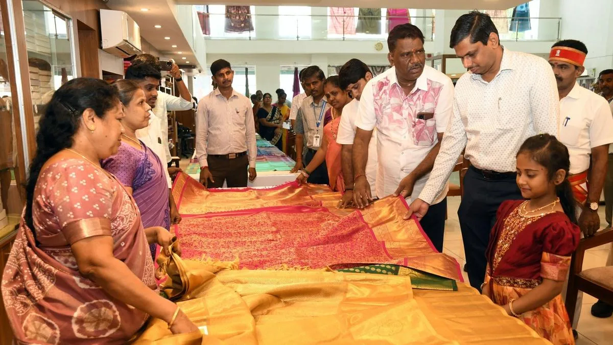 ₹4.42 crore fixed as Deepavali sales target for Co-optex outlets in Salem