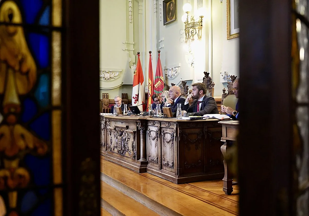 Bronco pleno en el Ayuntamiento de Valladolid al grito de «fascistas»