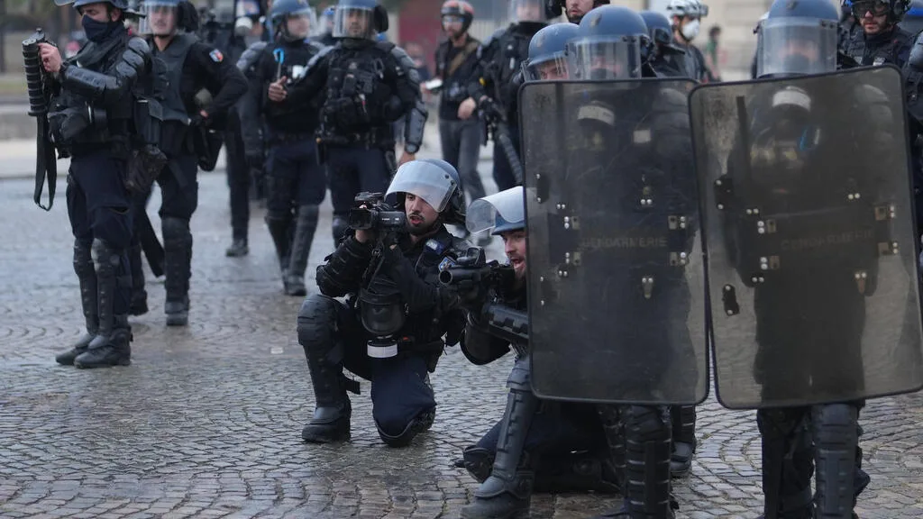 Lycéen éborgné à Tours : un policier mis en examen pour "violences aggravées"