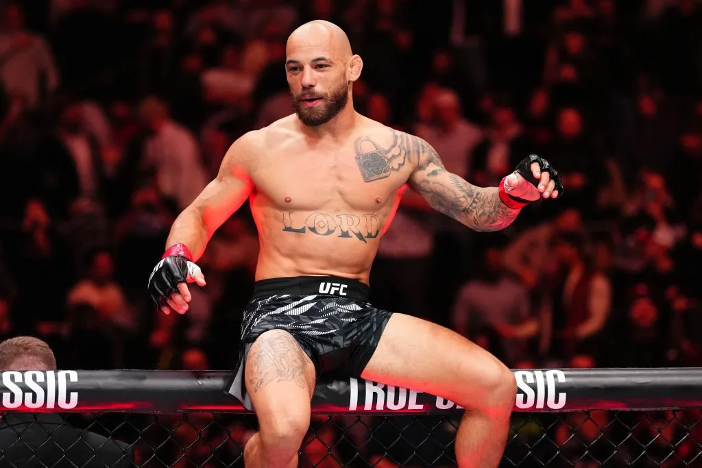 UFC: Jean Silva finaliza Jose Miguel Delgado em luta principal