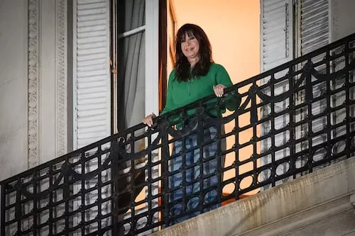 Rechazan por unanimidad pedido Florencia Kirchner para suspender el decomiso de sus bienes; remate depende de resolución de Corte