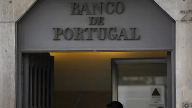 Crédito pessoal desce e automóvel sobe. Veja as novas taxas máximas