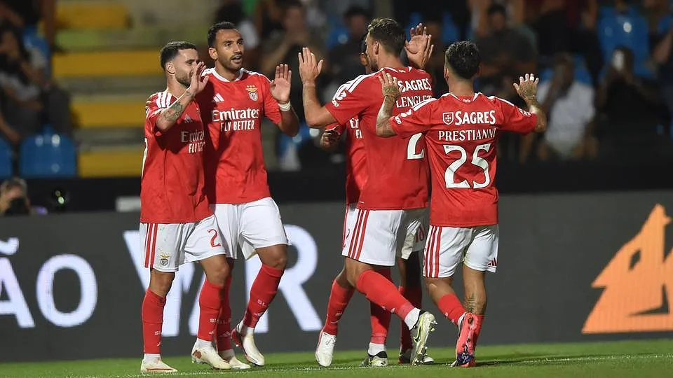 Pesos pesados ameaçam: o onze provável do Benfica para receção ao Aarhus