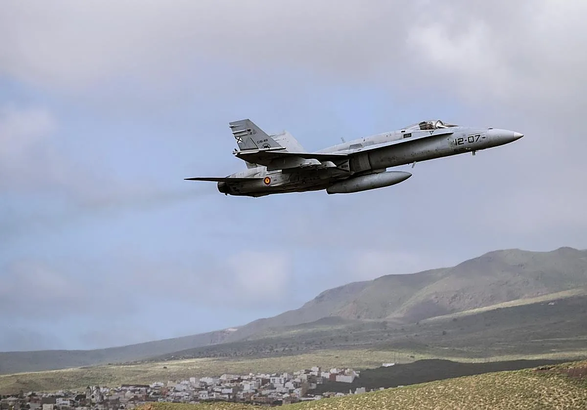 Dos F-18 españoles de la OTAN derriban un dron que violaba el espacio aéreo de Rumanía