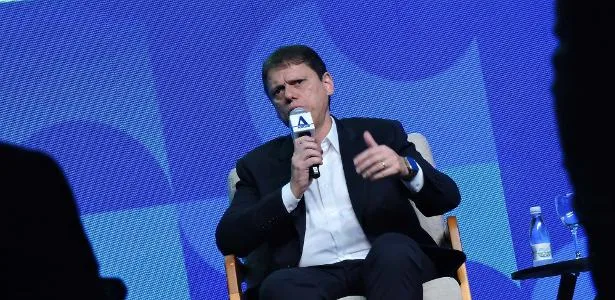 Tarcísio defende privatização da Sabesp: 'Se não fizesse, ia faltar água'