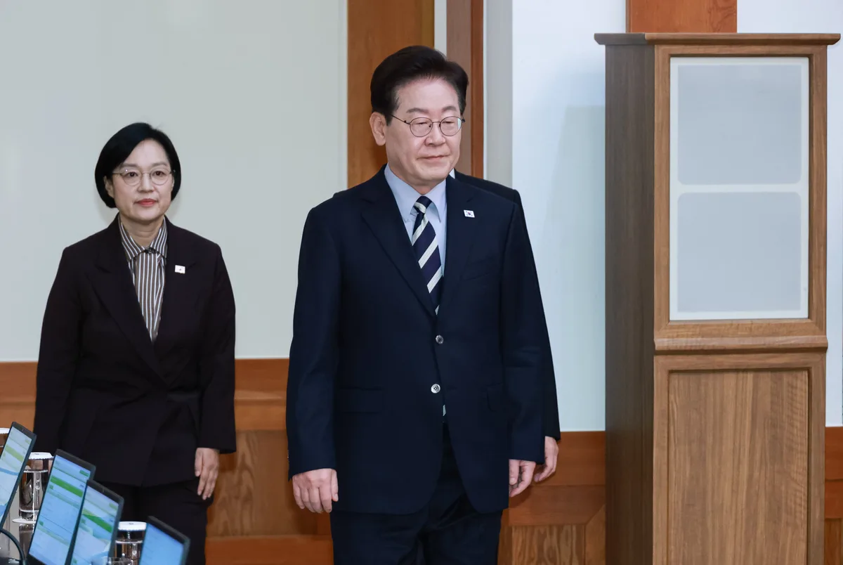 李대통령 “국무회의 비공개 하자는 주장에 동의할 수 없어”