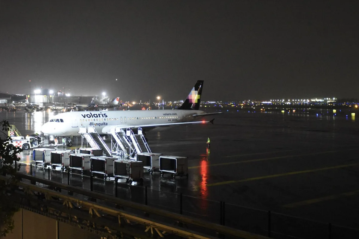 ¿Vas a volar? Aerolíneas suspenden operaciones en el AICM por lluvias y tormenta eléctrica este viernes