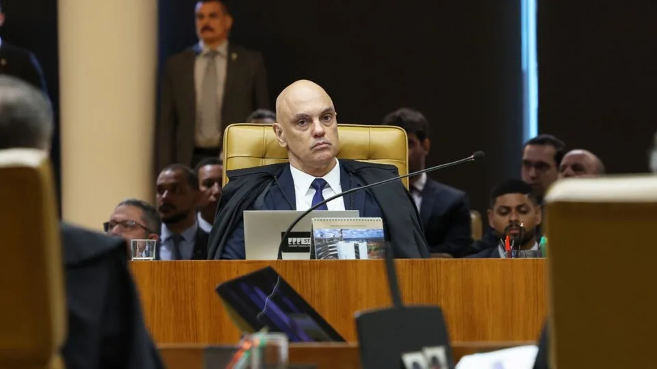 Moraes acusa Mendonça de ilícitos praticados pelo próprio Moraes
