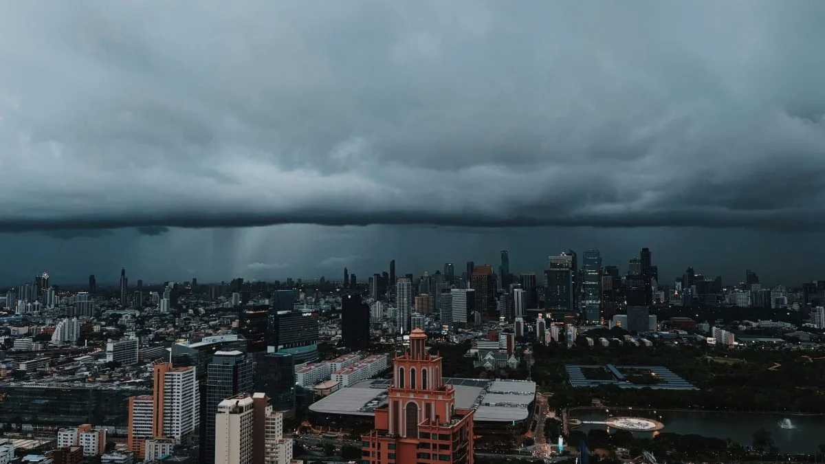 Tempestades ameaçam 526 municípios neste sábado (10) com chuva de até 100 mm, ventos intensos e risco de granizo nas próximas horas