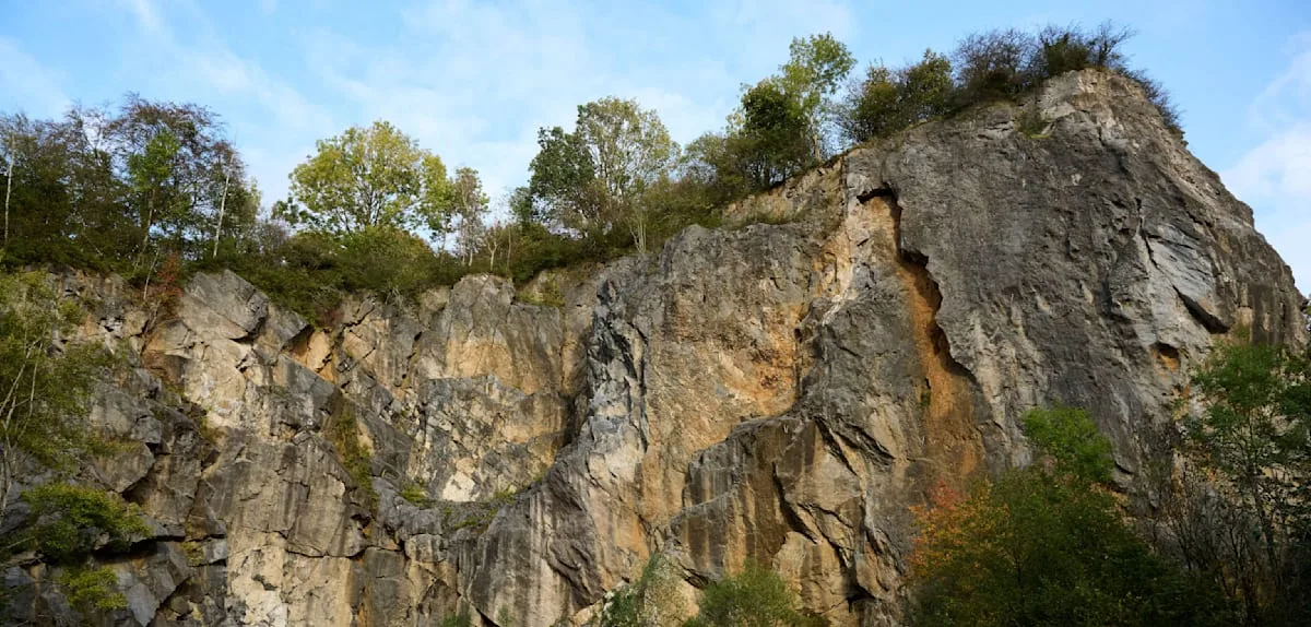 Frau prallt beim Bungee-Jumping gegen Felswand und stirbt