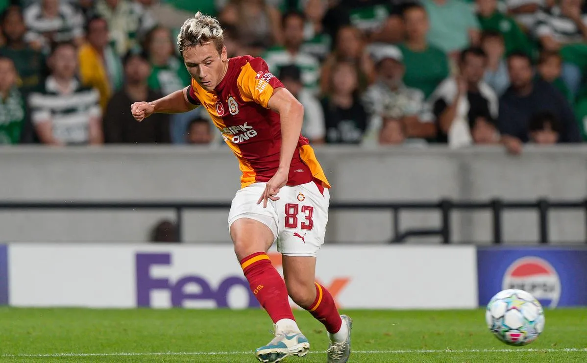 Батраков сделал вторую голевую передачу за «Галатасарай»