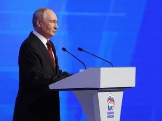 Au congrès de son parti « Russie Unie », Vladimir Poutine réaffirme son objectif de victoire sur le front en Ukraine